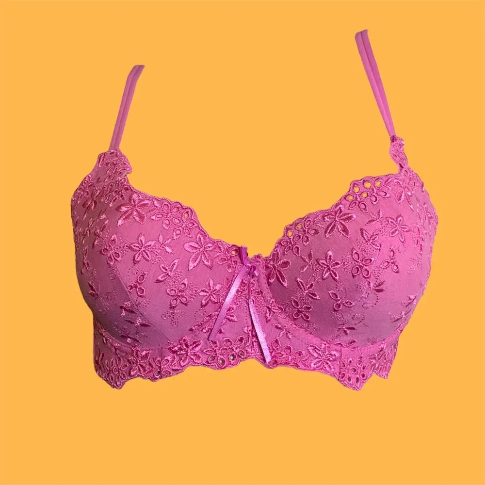 Corpiño de lycra de algodón y broderie con taza preformada y arco, color violeta