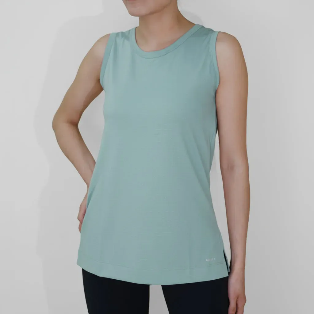Musculosa de microfibra diferencial con tajos, color verde agua