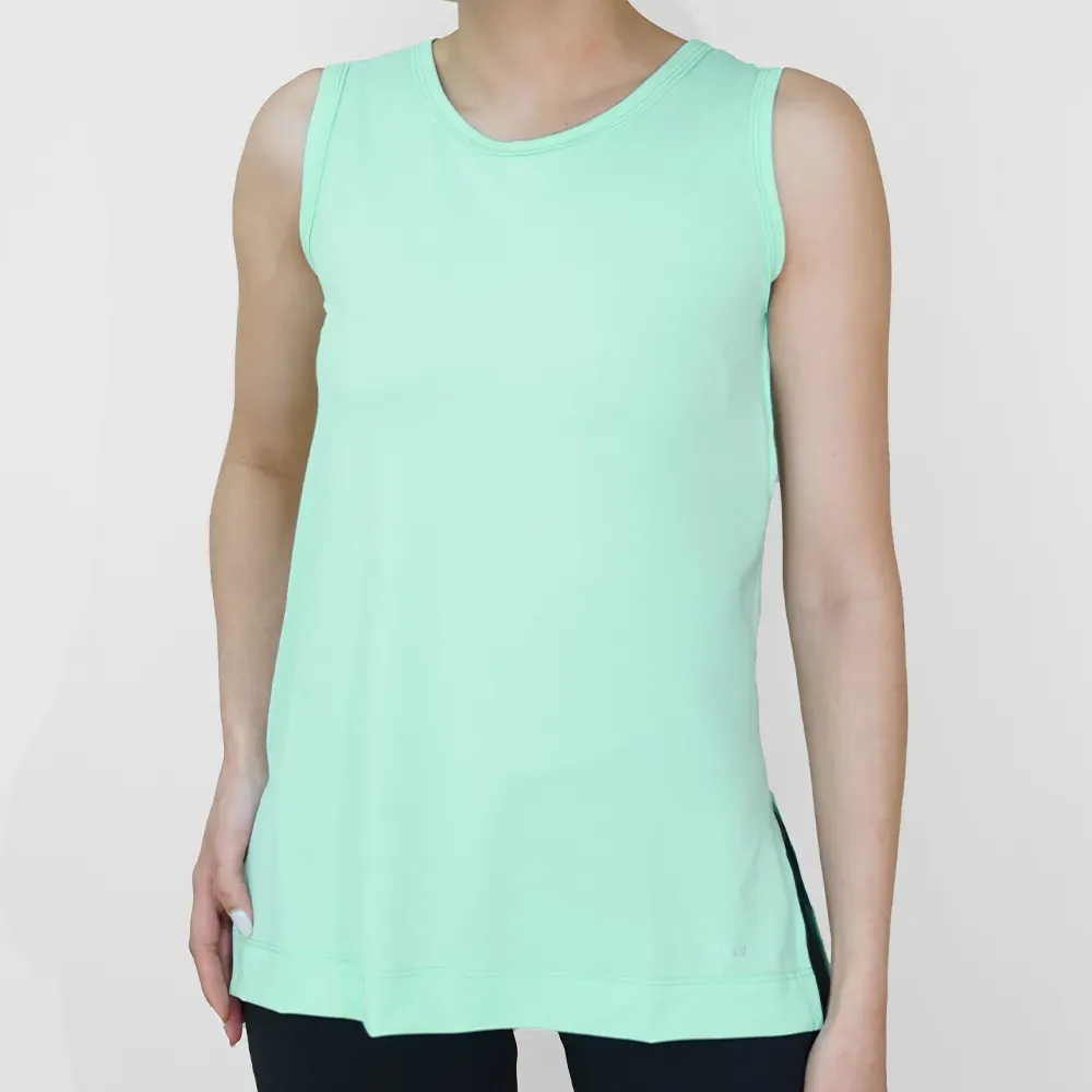 Musculosa de microfibra diferencial con tajos, color verde manzana