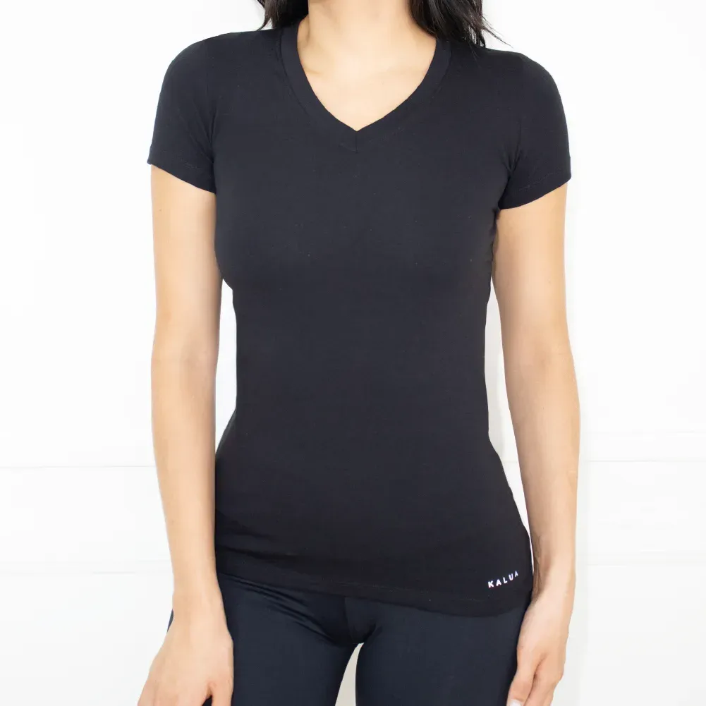 Remera básica con escote v, color negro