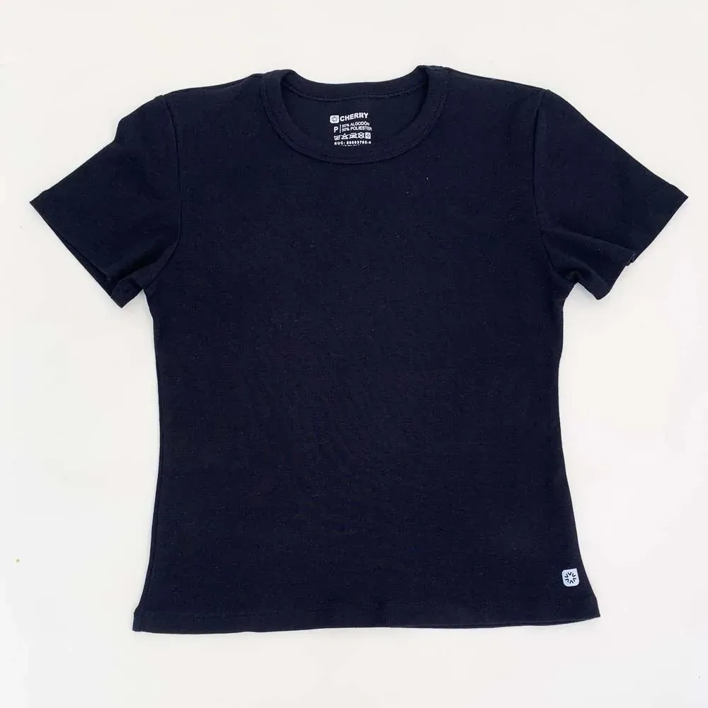 Remera básica de viscosa canalada para teens, color negro