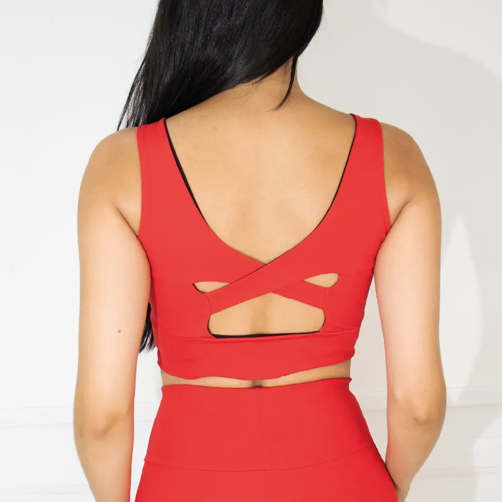 Top halter de súplex reforzado con tul con detalle en la espalda, color rojo